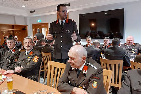 Markus Rabl informiert über angedachte Anpassungen beim Teichfest-Samstag.