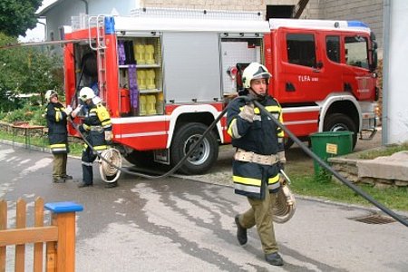 Zum Schluss wird dann ein Löschangriff aufgebaut Zum Schluss wird dann ein Löschangriff aufgebaut