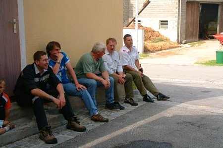nachdenkliche Gesichter bei manchen Kameraden nachdenkliche Gesichter bei manchen Kameraden
