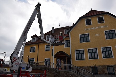 Menschenrettung mit Hubsteiger.