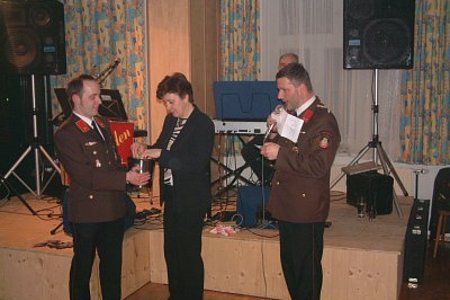 Zu Mitternacht wurden die vielen gespendeten Preise verlost Zu Mitternacht wurden die vielen gespendeten Preise verlost