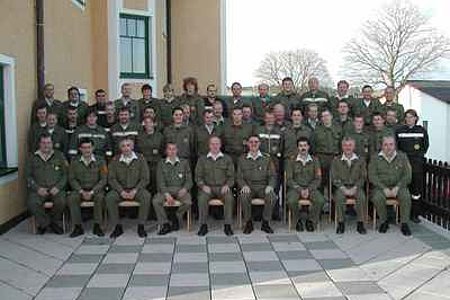 39 Teilnehmer mit ihren Ausbildnern beim 51. Funklehrgang in Sallingstadt