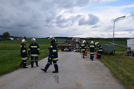 Übungsort war die Brücke bei der Kläranlage