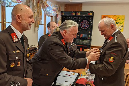 Herbert Krenn wurde für 40 Jahre Tätigkeit auf dem Gebiet des Feuerwehrwesens geehrt.