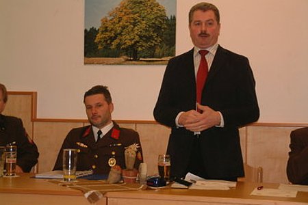 Bürgermeister Johann Hölzl dankte den Kameraden