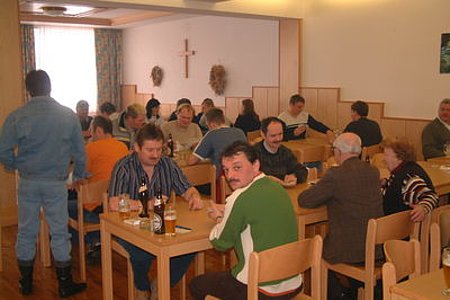 Der große Saal im Jugendgästehaus wurde zur Spielhölle Der große Saal im Jugendgästehaus wurde zur Spielhölle